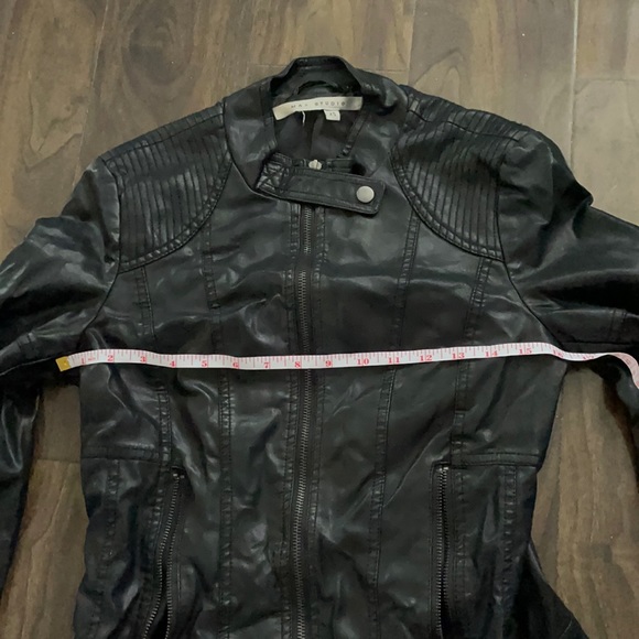 Black Max Studio Leather Jacket with Zipper Detail - Picture 13 of 15